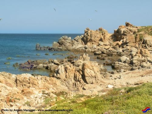 Isola-di-Mal-di-Ventre-Scogli-granitici