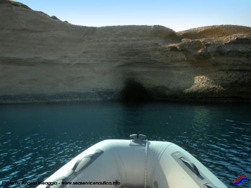Santa-Caterina-di-Pittinuri-esterno-grotta-di-Cagaragas