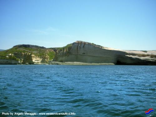 Santa-Caterina-di-Pittinuri-le-scogliere-calcaree 